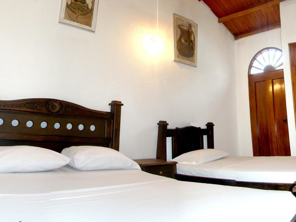 Hotel Casa Vieja Санта Марта Екстериор снимка
