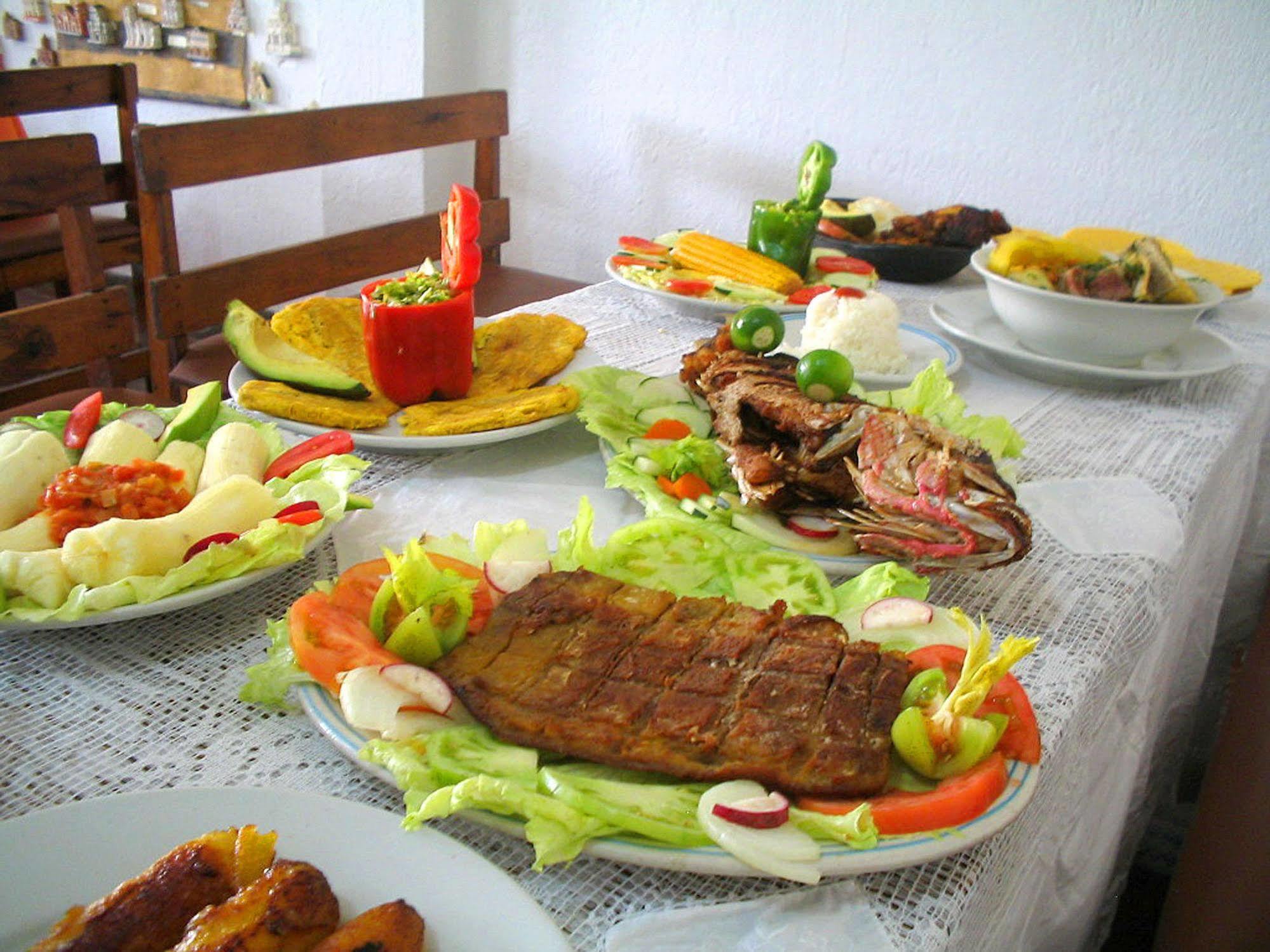 Hotel Casa Vieja Санта Марта Екстериор снимка